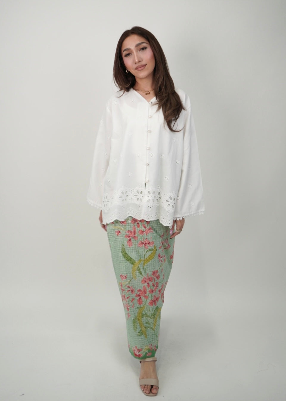 Mekar: Berputik set in Soft Green