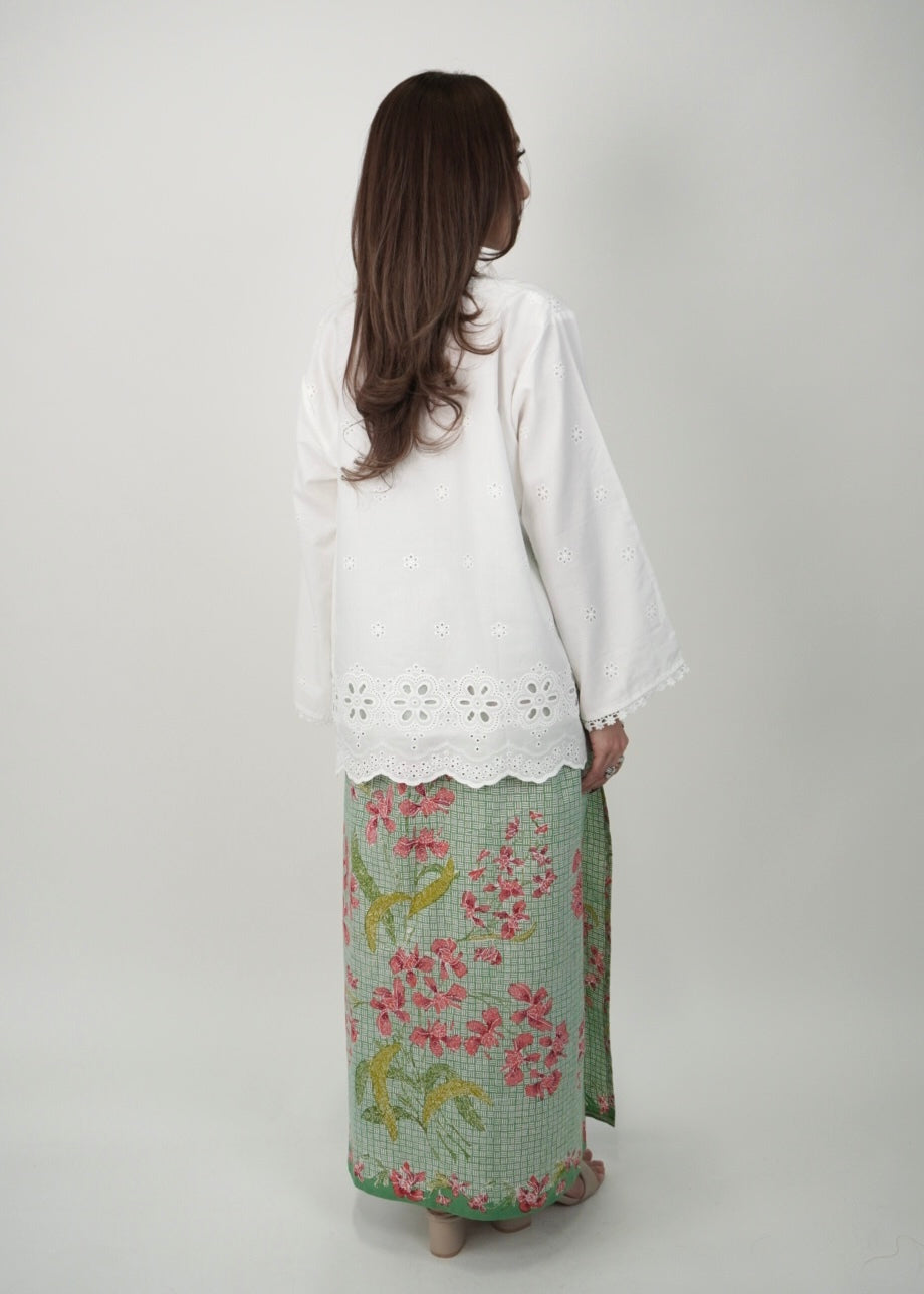 Mekar: Berputik set in Soft Green