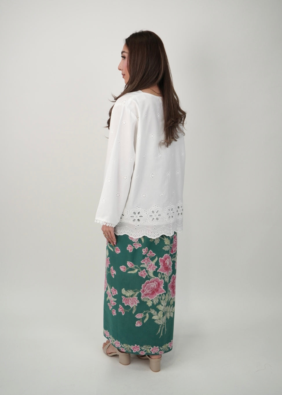 Mekar: Berputik set in Deep Green