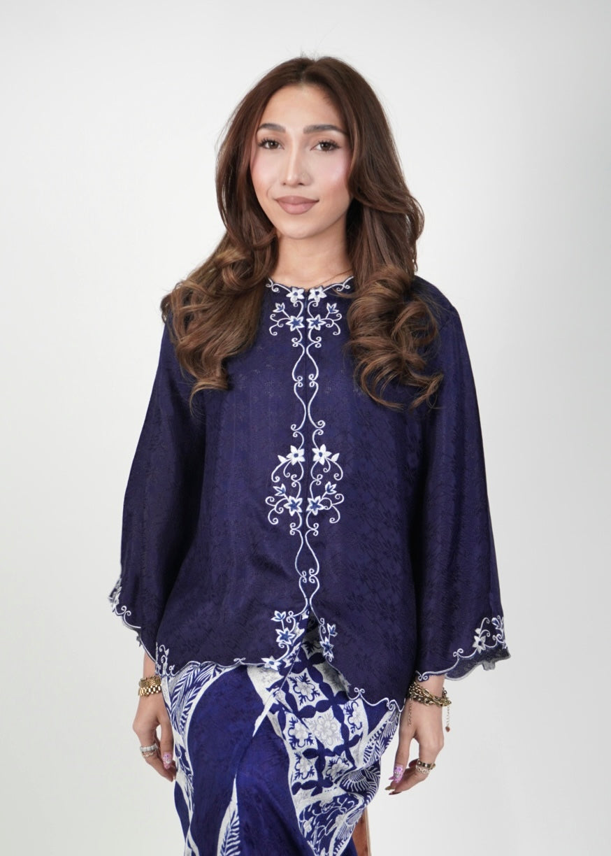 Mekar : Qayla Lily in Dark Blue