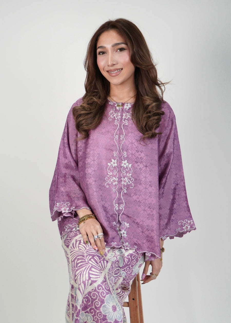 Mekar : Qayla Lily in Amethyst