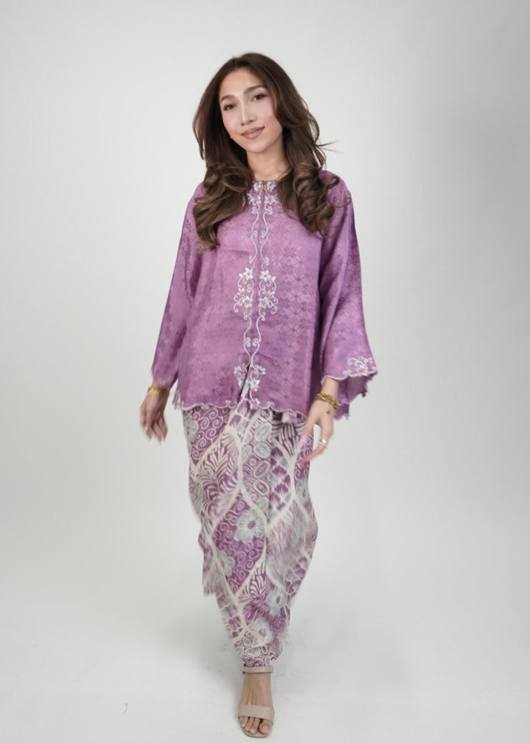 Mekar : Qayla Lily in Amethyst