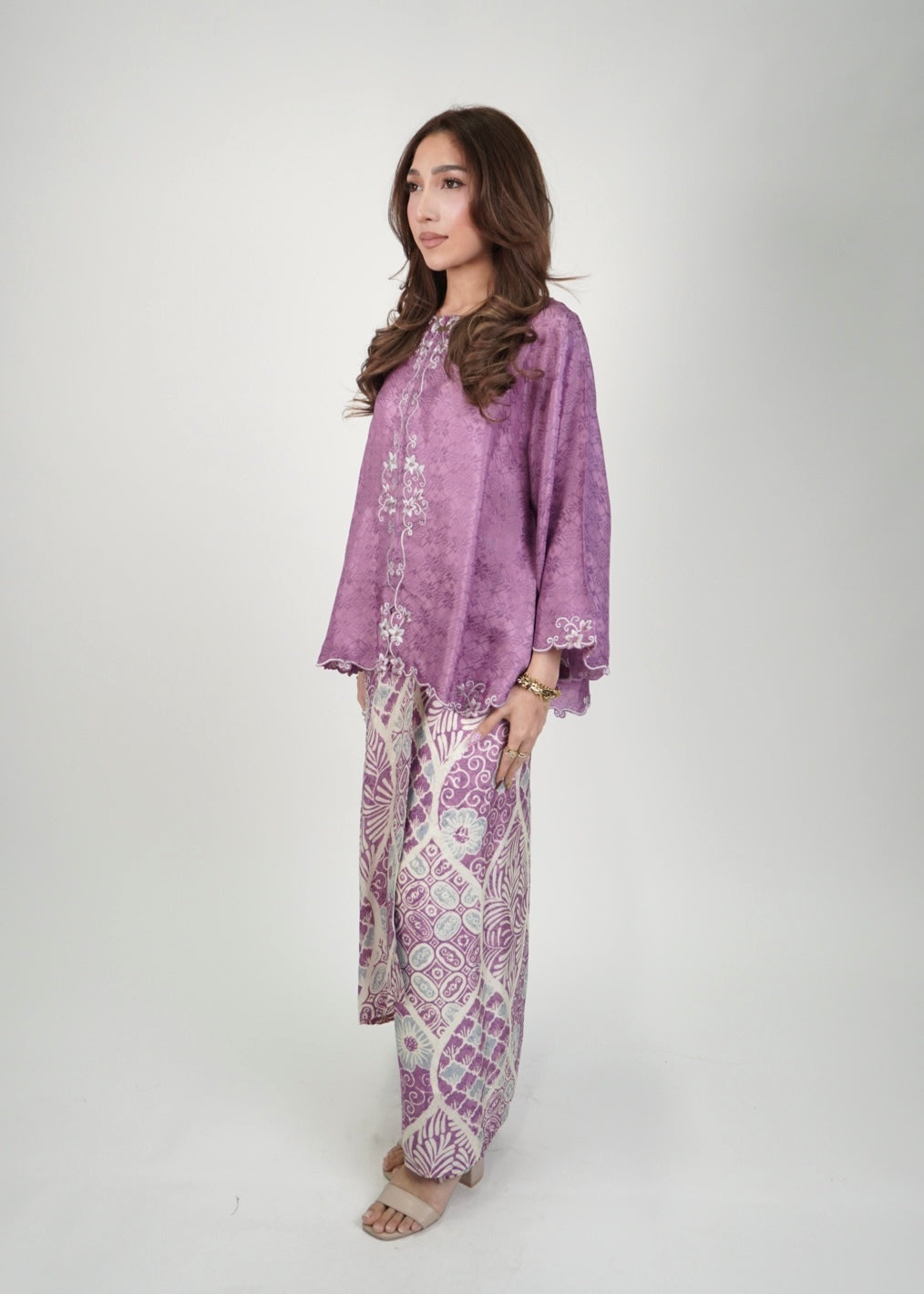 Mekar : Qayla Lily in Amethyst