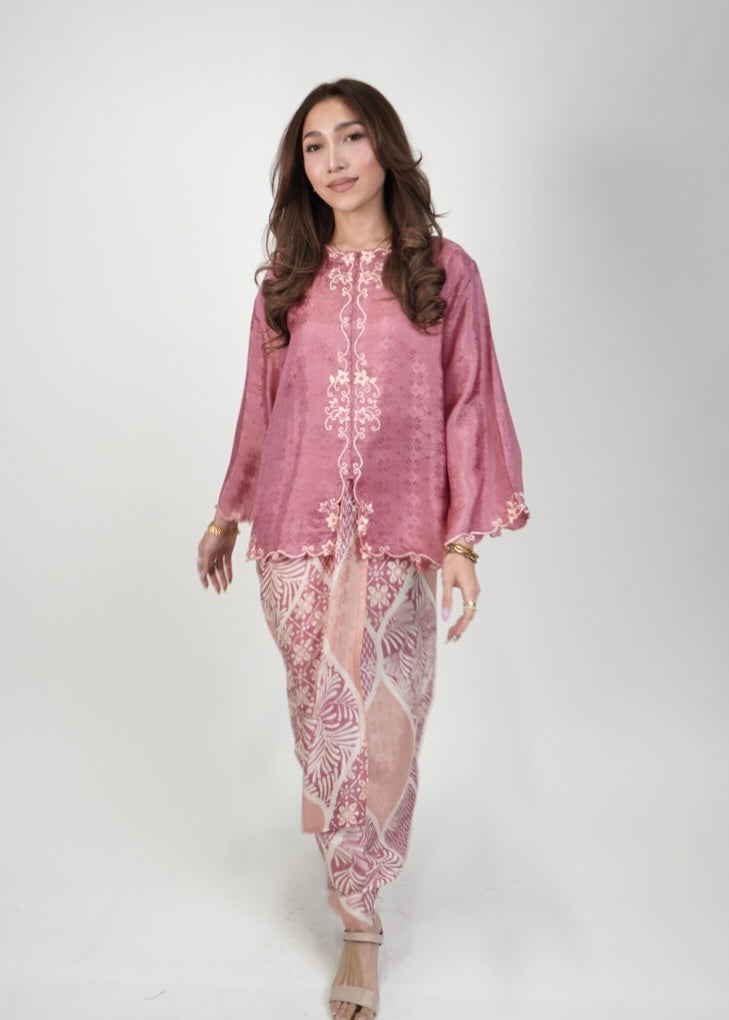 Mekar : Qayla Lily in Watermelon Pink