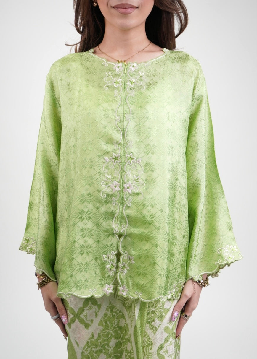 Mekar : Qayla Lily in Lime Green