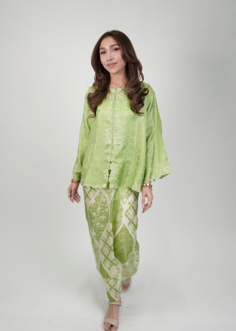 Mekar : Qayla Lily in Lime Green