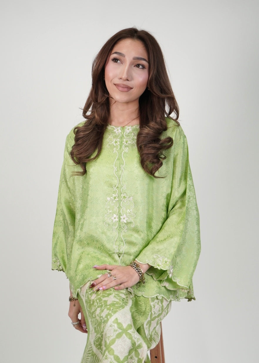 Mekar : Qayla Lily in Lime Green