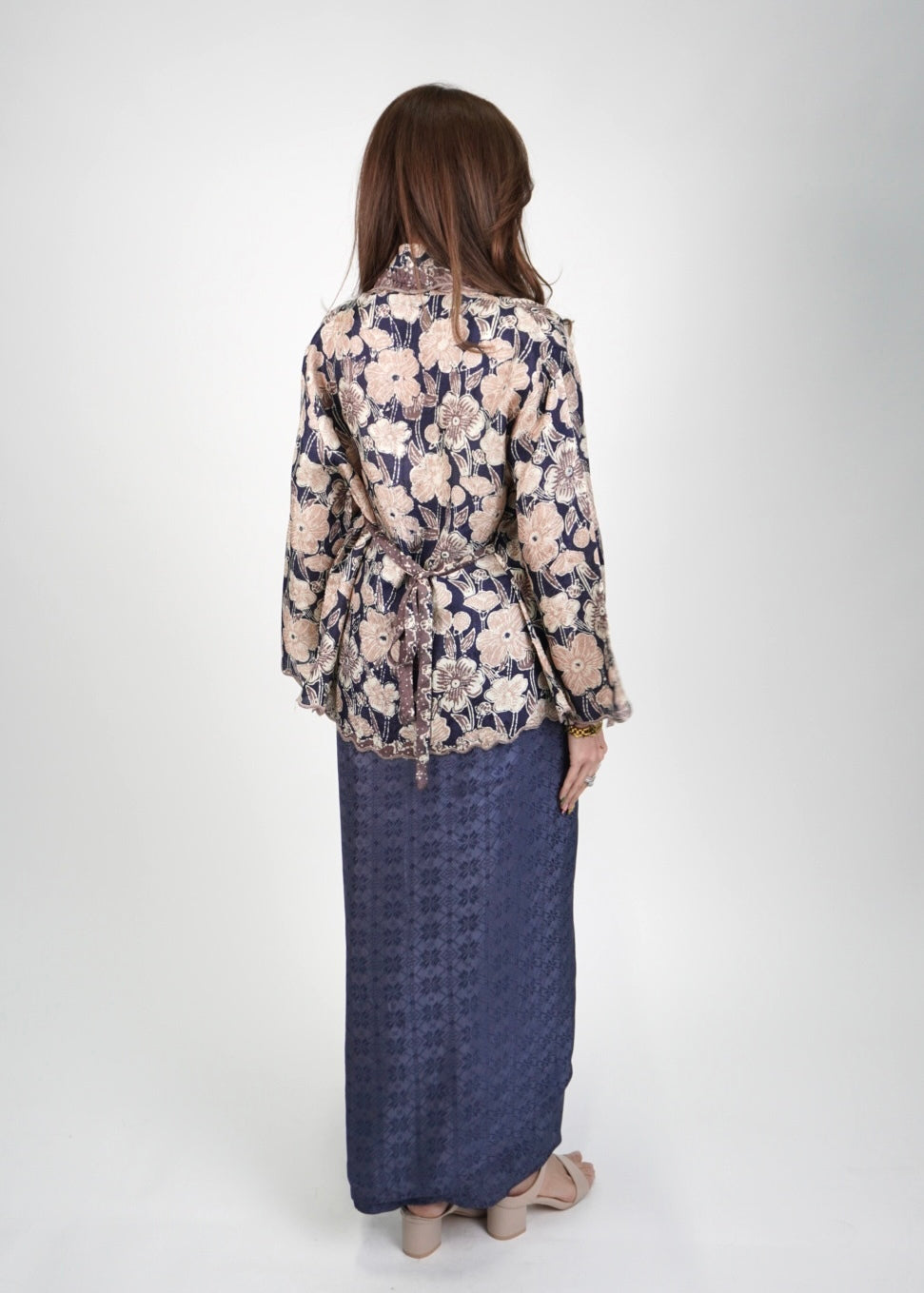 Mekar: Camellia in Moonlight Blue