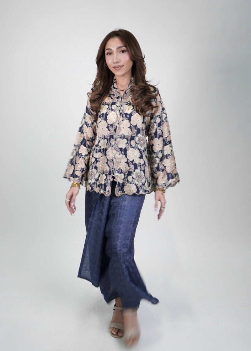 Mekar: Camellia in Moonlight Blue