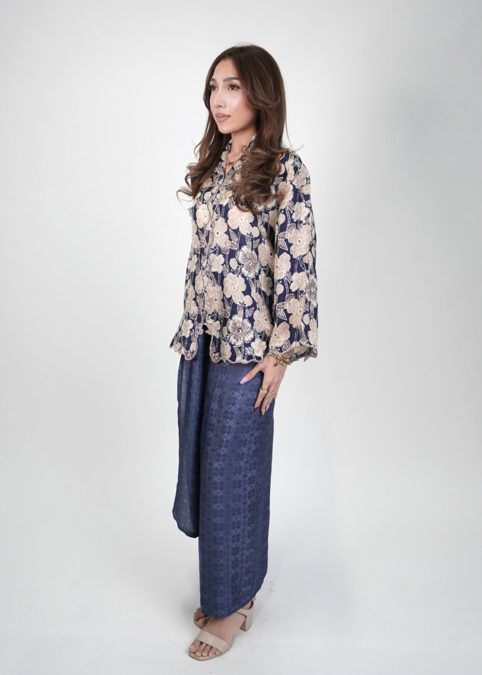 Mekar: Camellia in Moonlight Blue