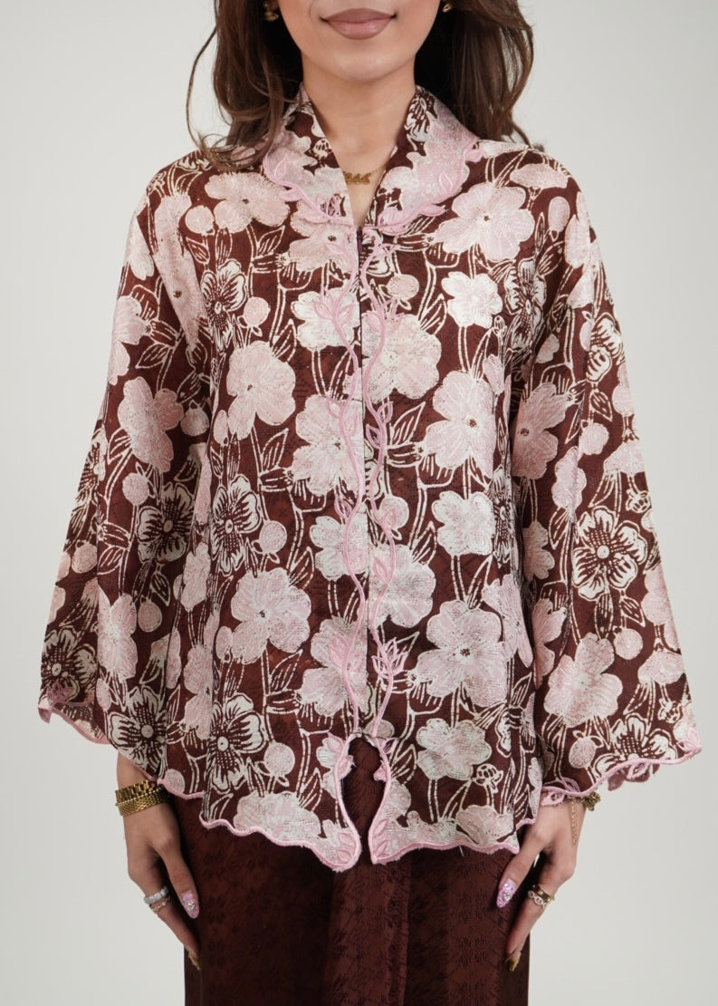 Mekar: Camellia in Deep Red (DISPLAY SET)
