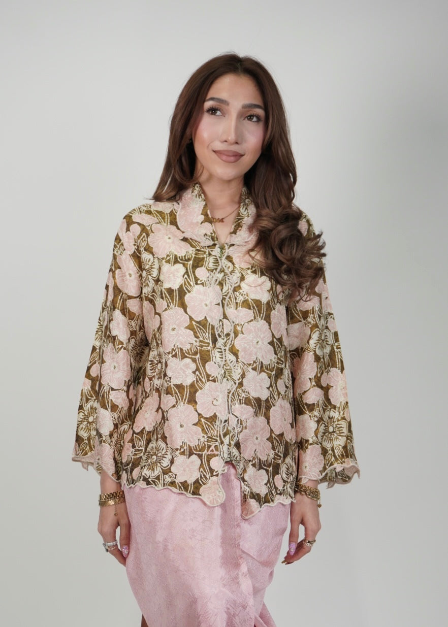 Mekar: Camellia in Olive Blush