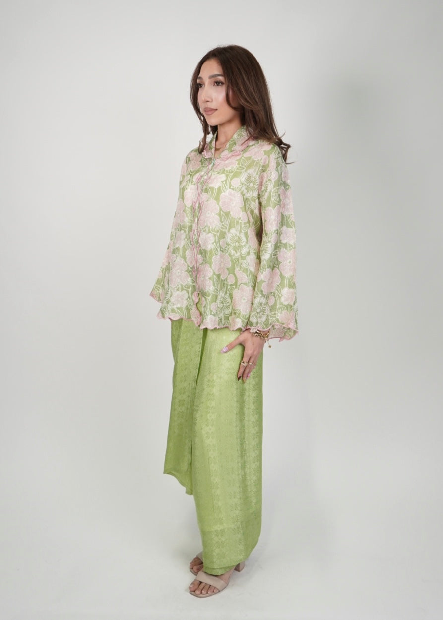 Mekar: Camellia in Lime Blossom