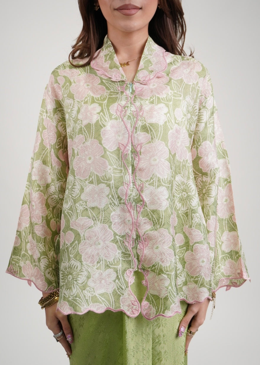 Mekar: Camellia in Lime Blossom