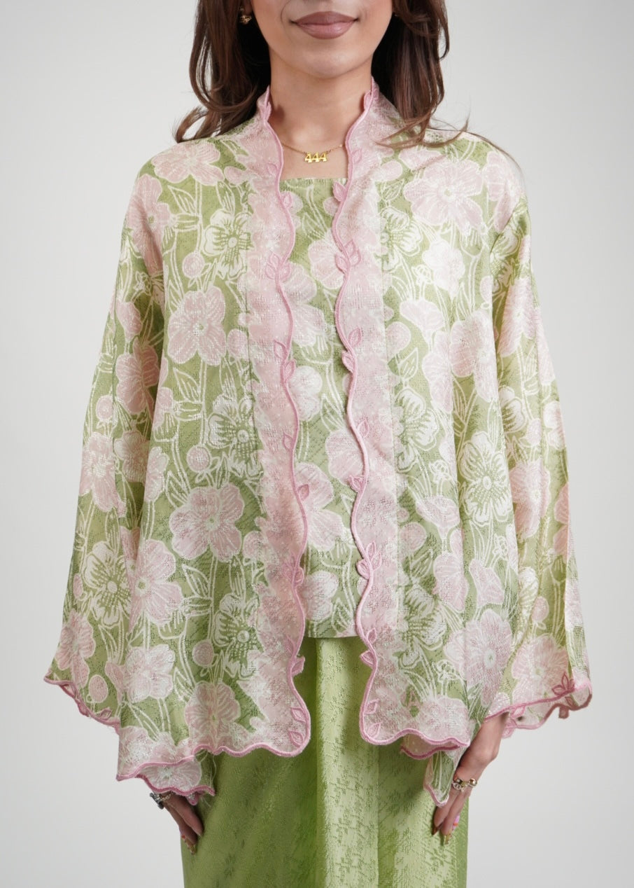 Mekar: Kuntum in Lime Blossom