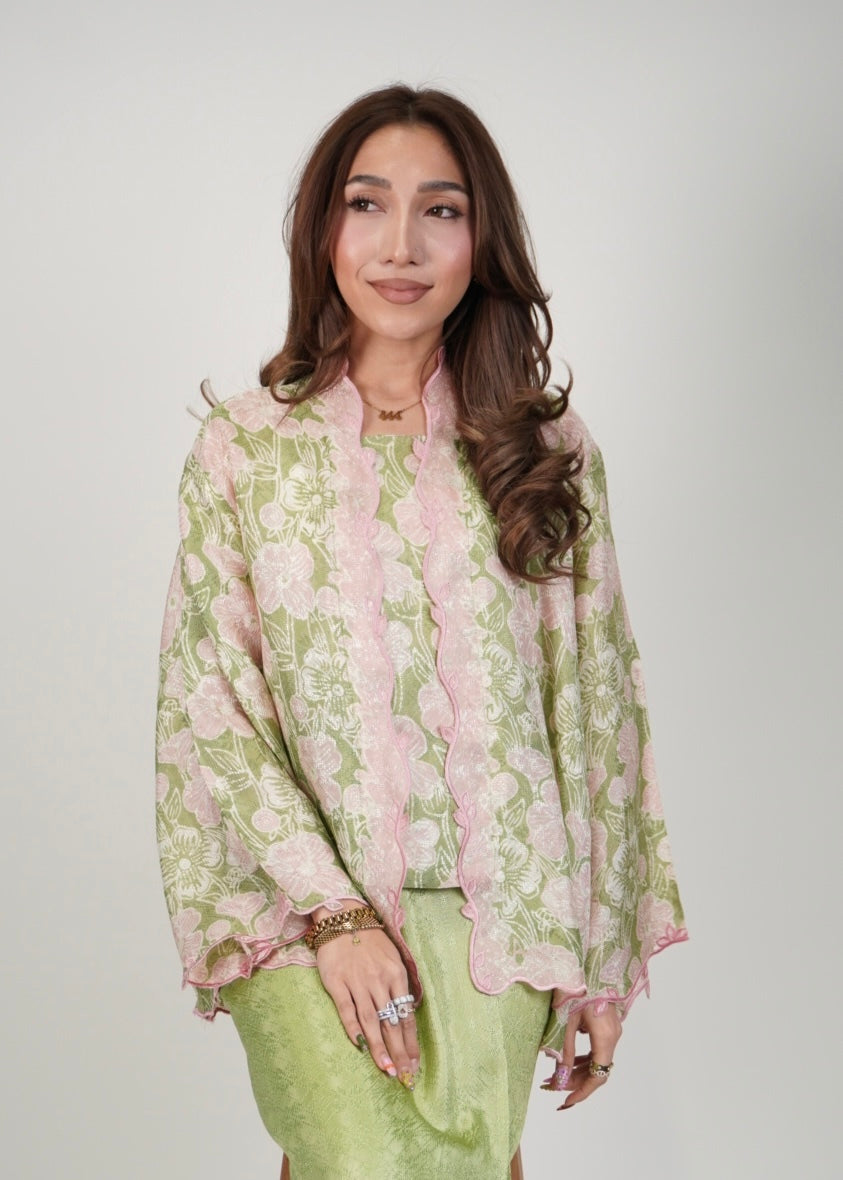 Mekar: Kuntum in Lime Blossom