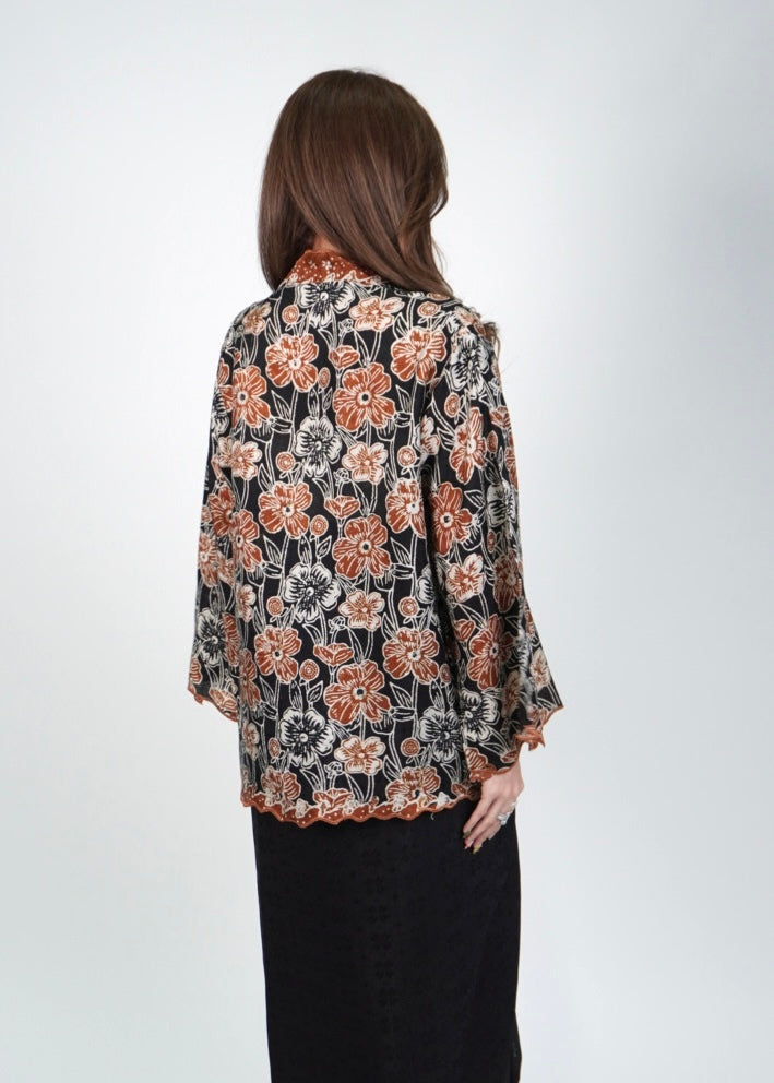 Mekar: Kuntum in Black Brown