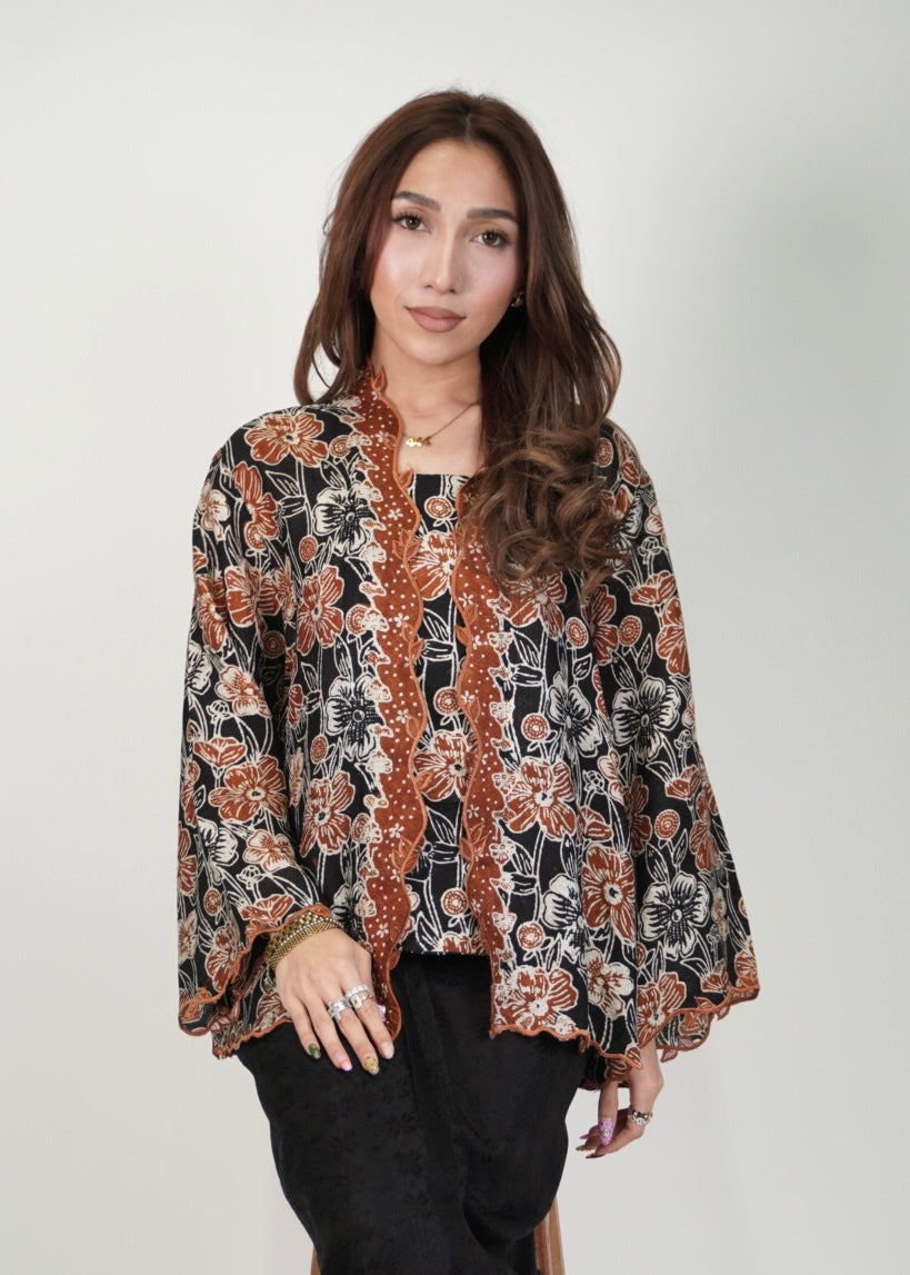 Mekar: Kuntum in Black Brown
