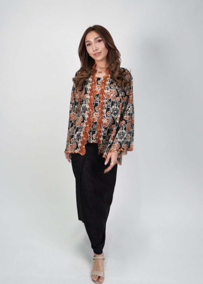 Mekar: Kuntum in Black Brown