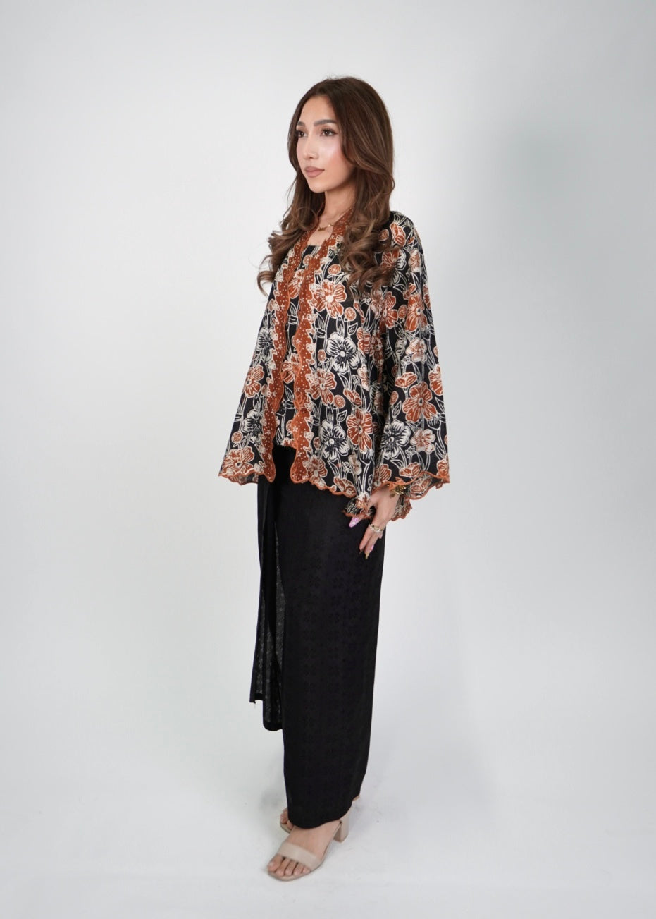 Mekar: Kuntum in Black Brown