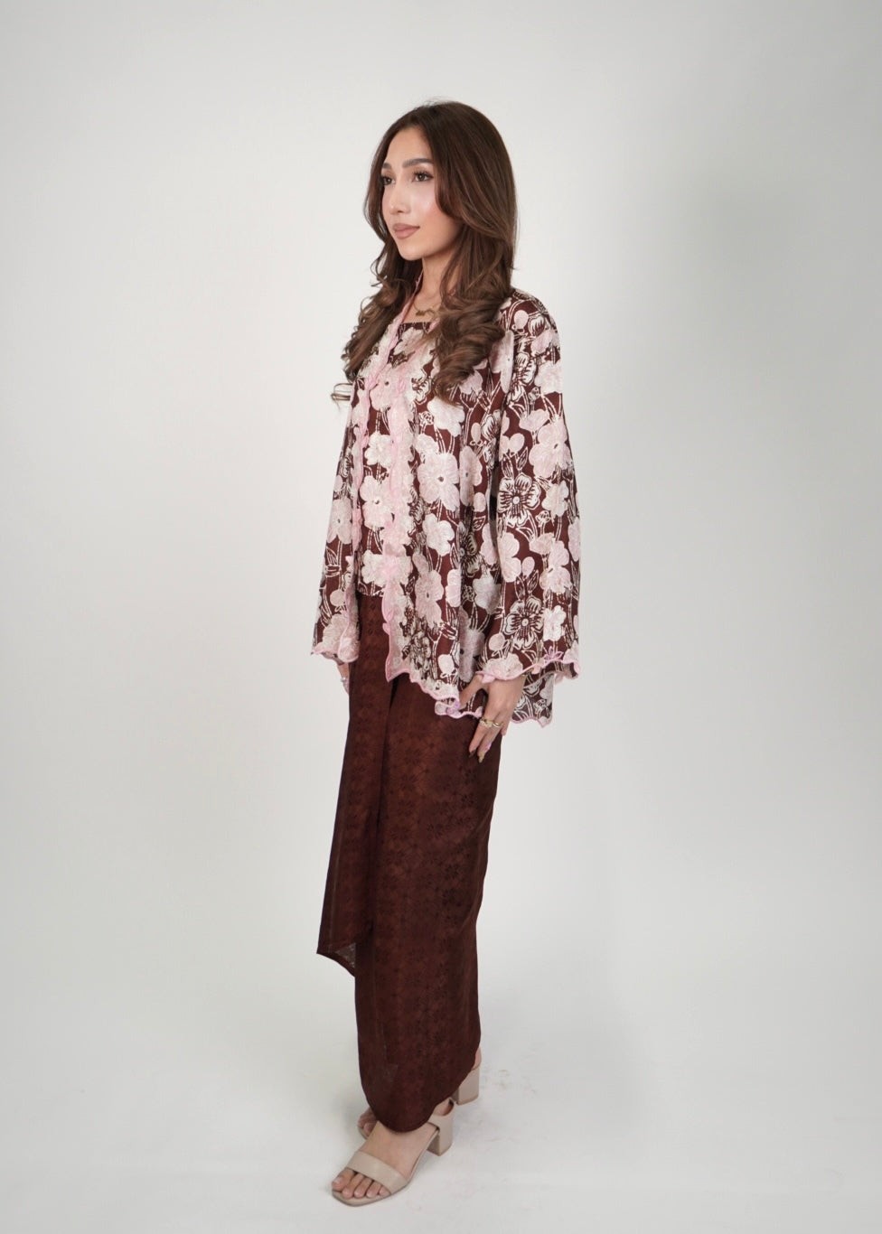 Mekar: Kuntum in Deep Red (DISPLAY SET)