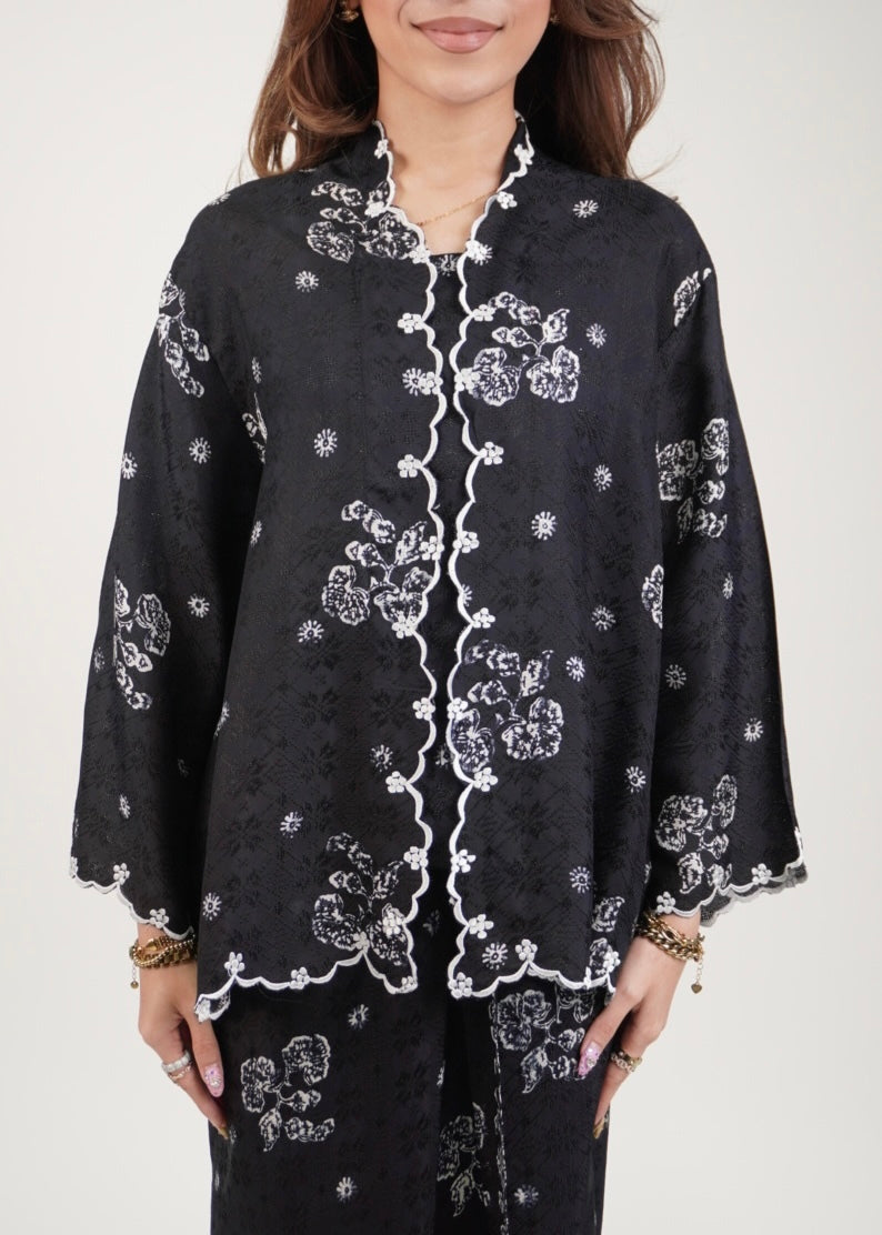 Kuntum in Black