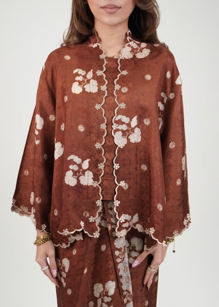 Kuntum in Chestnut Brown
