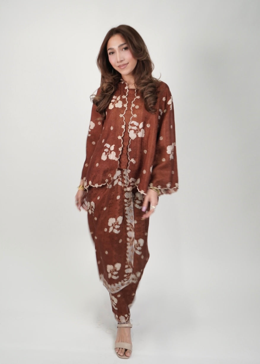 Kuntum in Chestnut Brown
