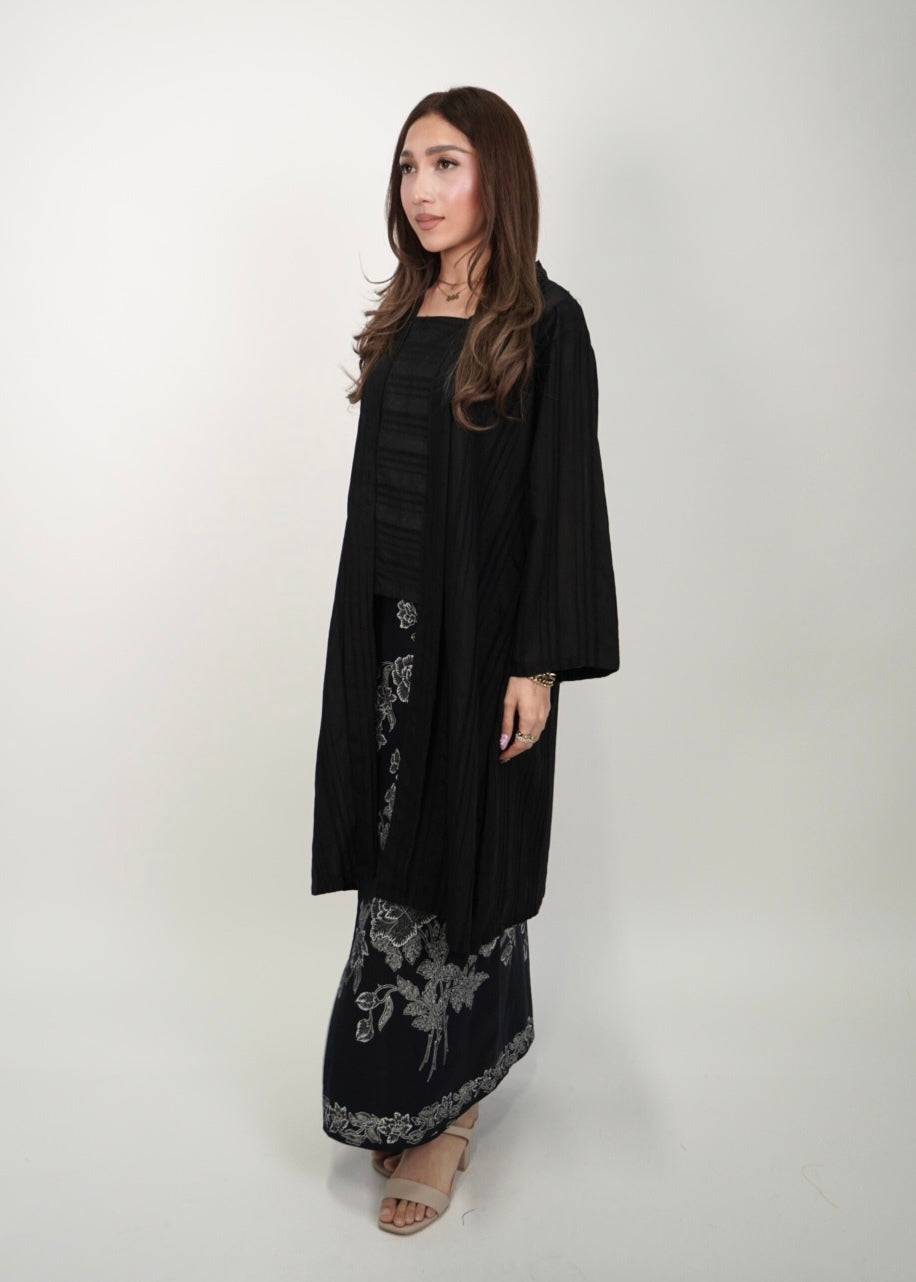 Mekar : Seri Kuntum in Black