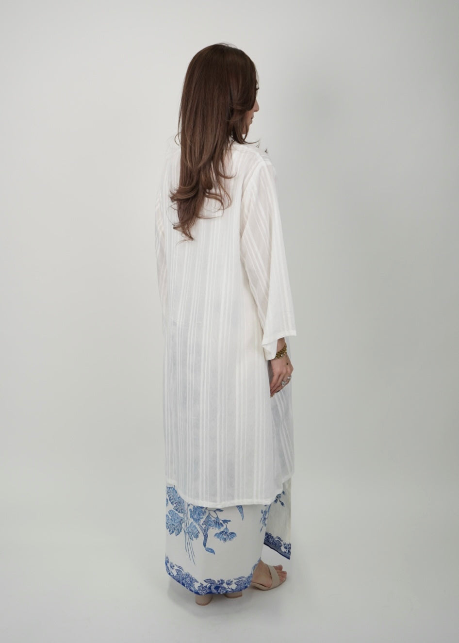 Mekar : Seri Kuntum in Azure White