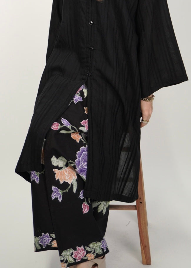 Mekar : Bayu Seroja in Midnight Bloom