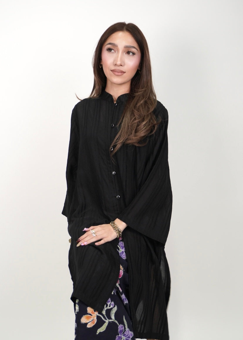 Mekar : Bayu Seroja in Midnight Floral