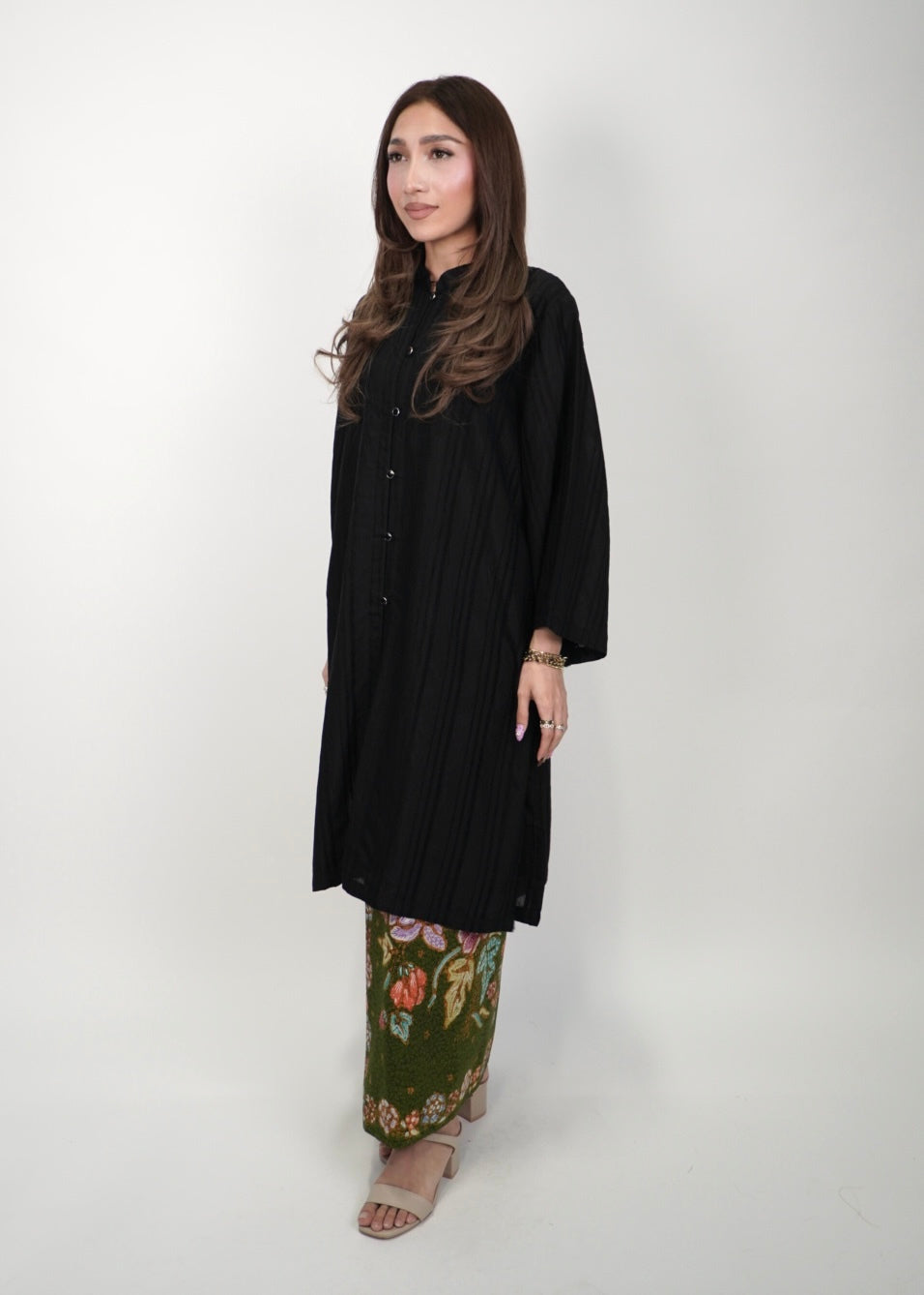 Mekar : Bayu Seroja in Deep Green