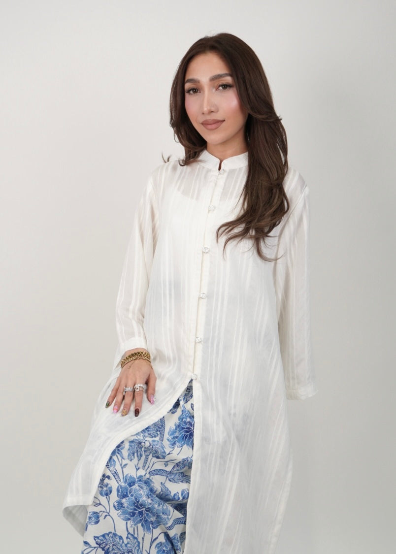 Mekar : Bayu Seroja in Azure White