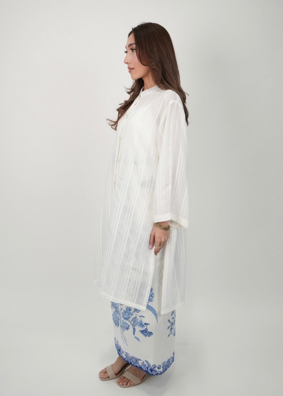 Mekar : Bayu Seroja in Azure White