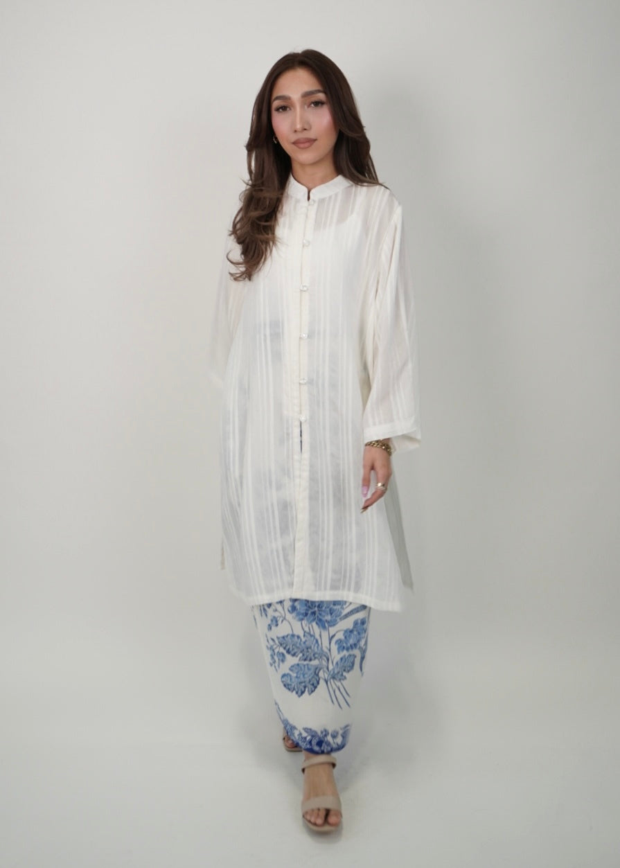 Mekar : Bayu Seroja in Azure White